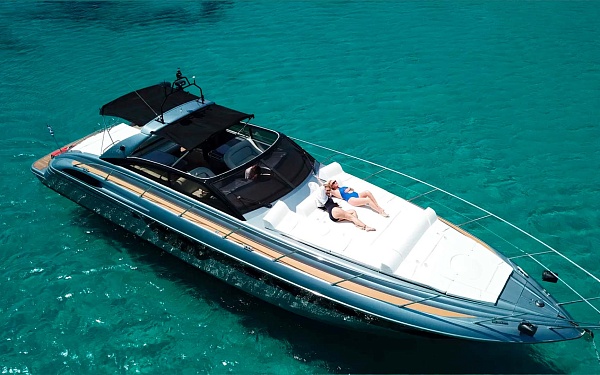 Аренда моторной яхты Princess V55 на Миконосе, Греция